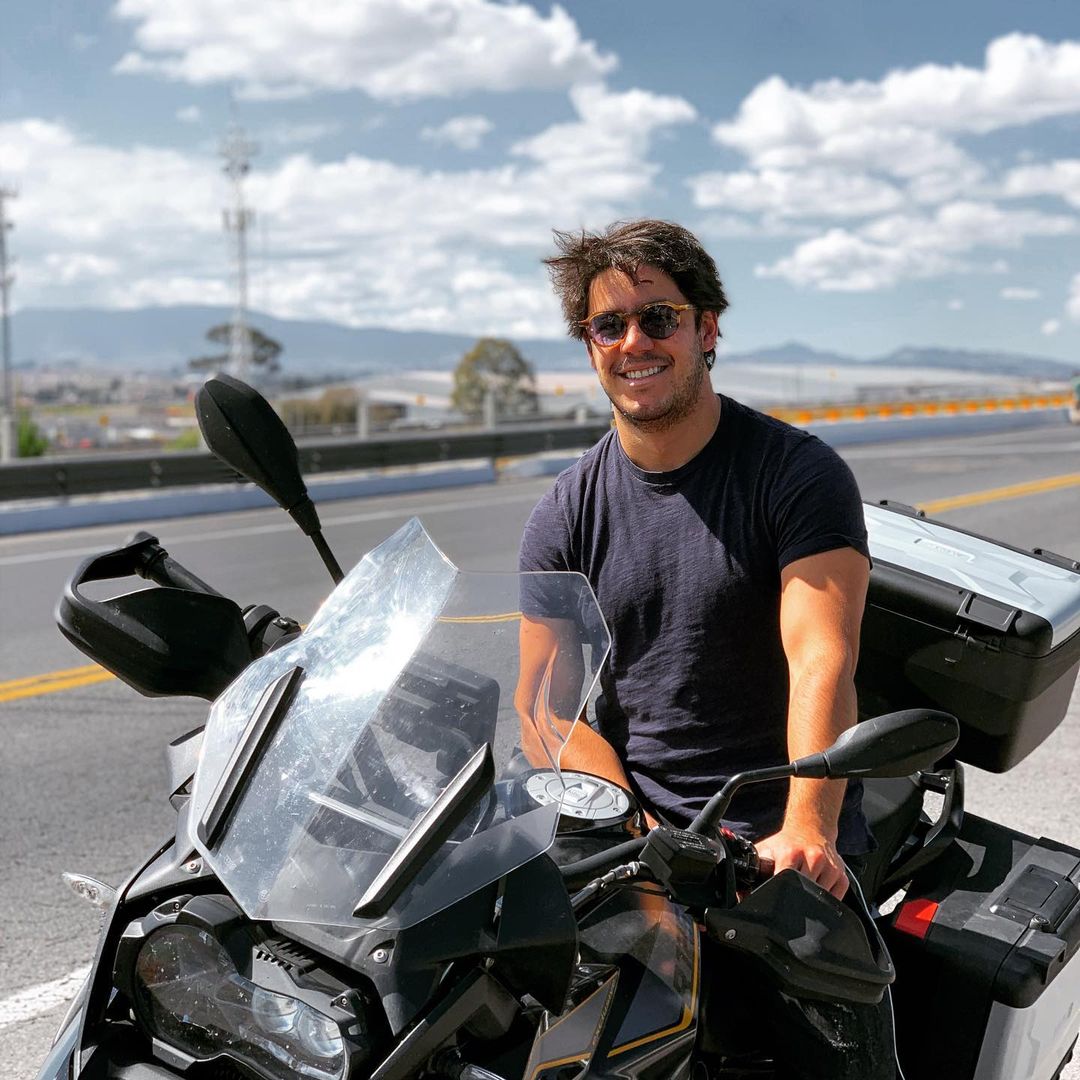 Capta a Eduardo Capetillo Jr. portando un arma de fuego