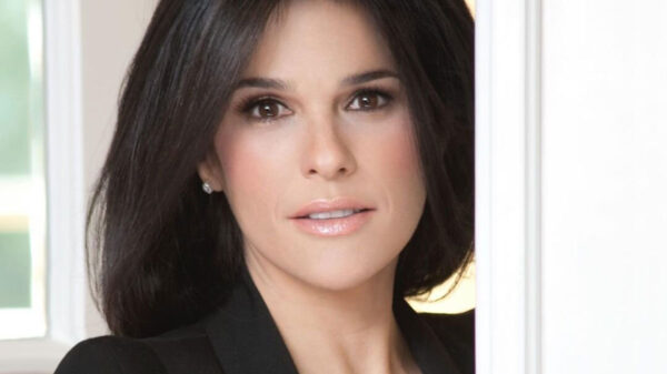 Comparan a Martha Debayle con personaje de Plaza Sésamo