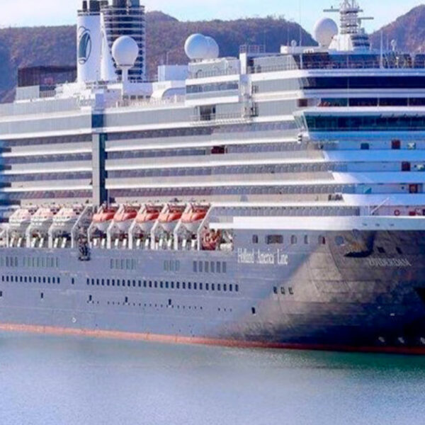 Crucero llega a Sonora con 30 personas contagiadas de covid-19