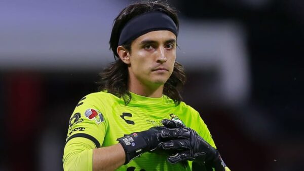 ¡Bombazo! Carlos Acevedo ya habría firmado su salida de Santos