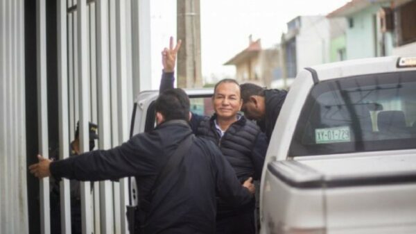 Monreal defiende a ultranza a Del Río; violentan presunción de inocencia