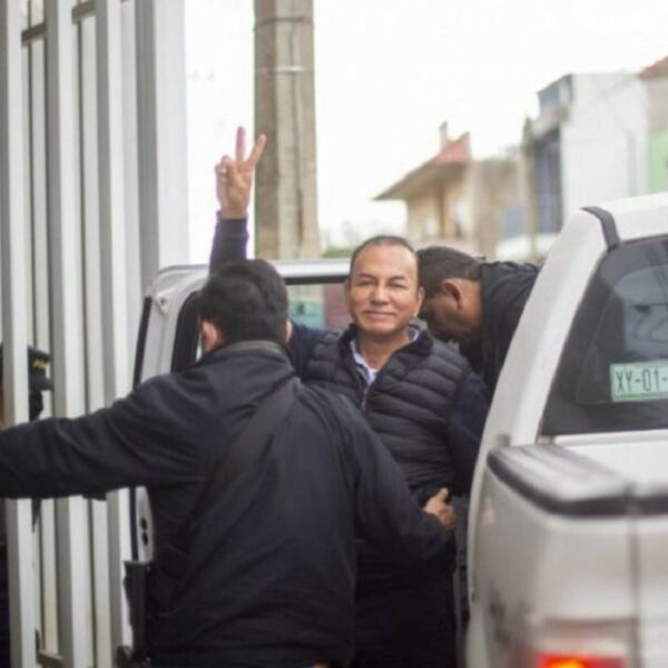 Monreal defiende a ultranza a Del Río; violentan presunción de inocencia