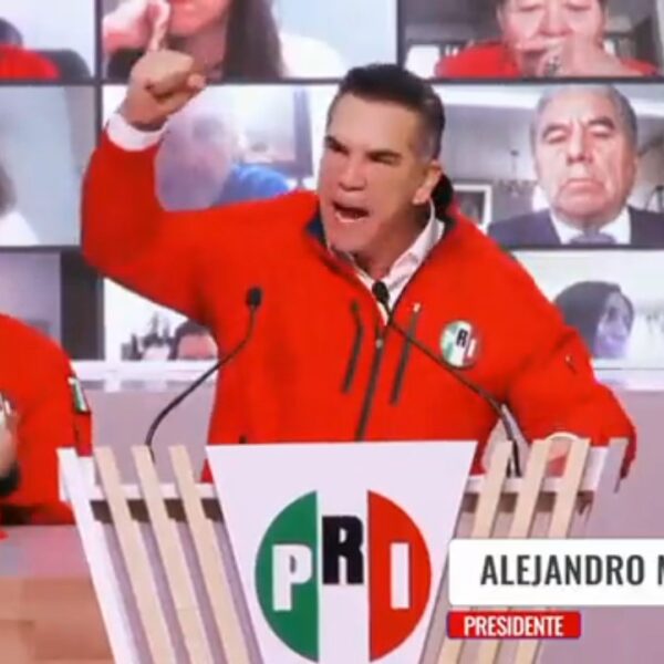 Revive el PRI “la cargada”; “destapan” diputados y corean “¡Alito presidente!”