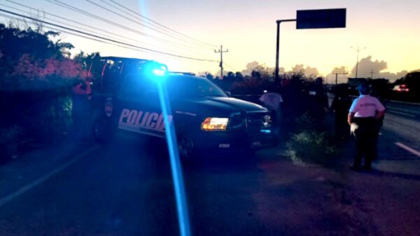 Presuntos justicieros ejecutan a hombre en carretera a Playa Del Carmen