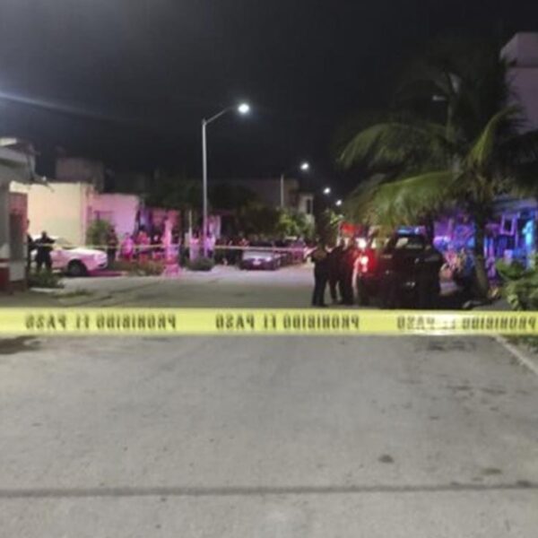 Encuentran a hombre muerto y amordazado en Playa Del Carmen
