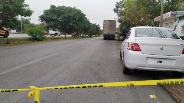 Muere sujeto al explotarle una llanta en el rostro