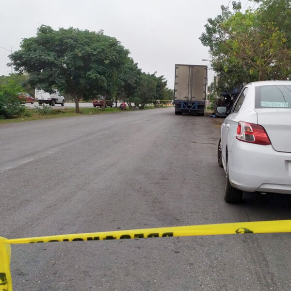 Muere sujeto al explotarle una llanta en el rostro