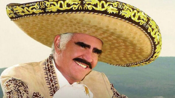Familia de Vicente Fernández informa que “su condición el día de hoy es crítica”