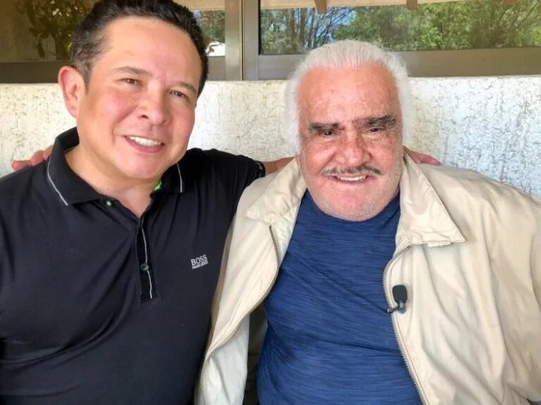 Gustavo Adolfo Infante habla de su error al confundir a Vicente Fernández con Pedro Infante