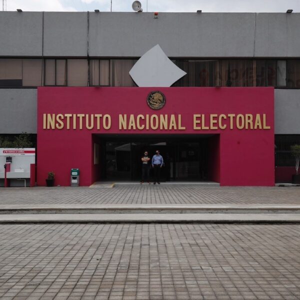 Antes de pedir más fondos, INE debe ajustar presupuesto, marca la ley