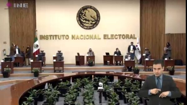 Arrincona al INE: “bájense privilegios, ahorren, y luego vemos con SHCP”