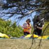 Mueren cinco niños al ‘volar’ juego inflable en Australia.