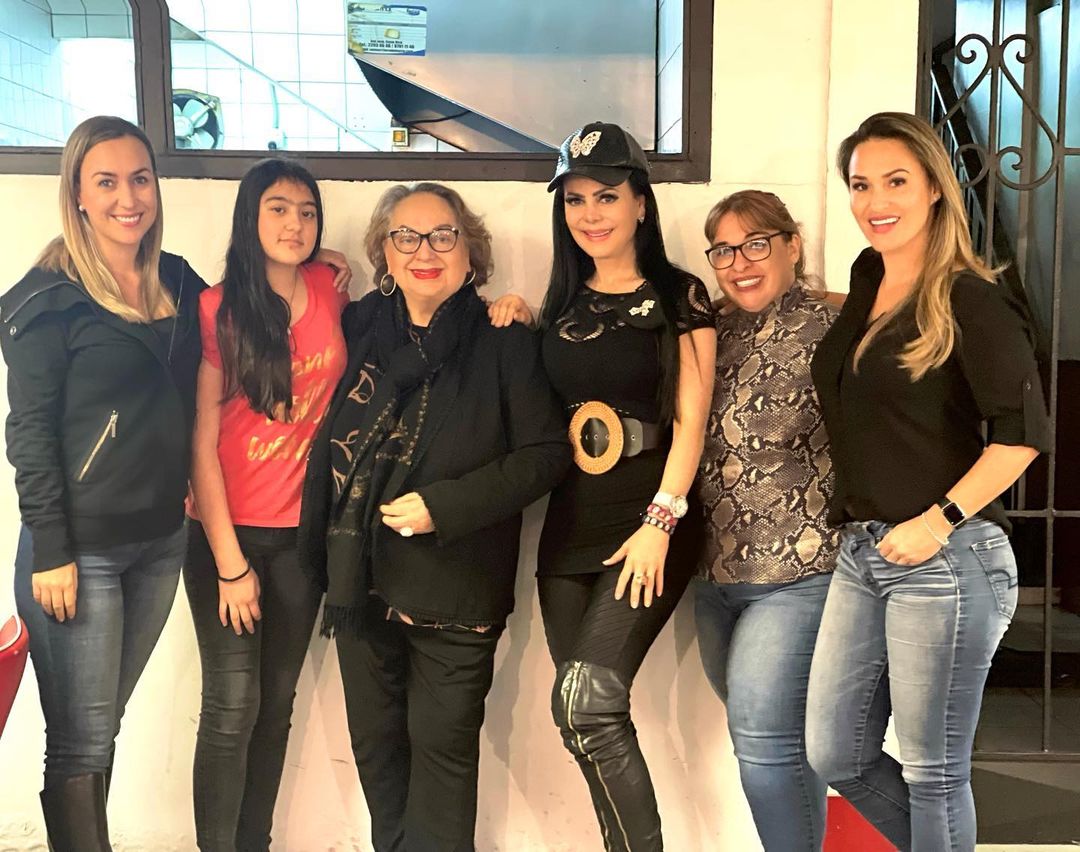 Maribel Guardia revela que trasladó los restos de su madre a Costa Rica