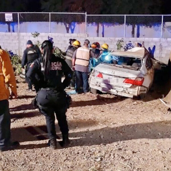 Volcadura de vehículo deja cinco militares muertos