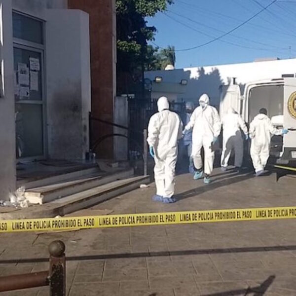 Sujeto no alcanzó a recibir atención médica; muere en la puerta del hospital