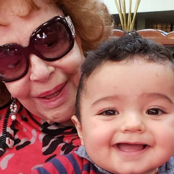 Nieto de Silvia Pinal podría tener también Covid-19