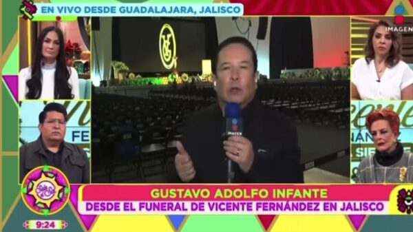 Tremendo oso de Gustavo Adolfo Infante en la misa de Vicente Fernández