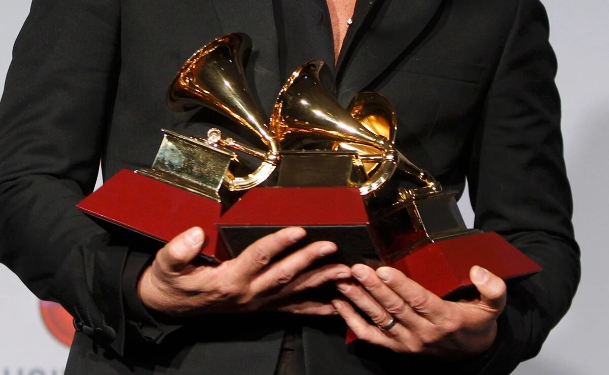 Premios Grammy 2022 se posponen por la variante Ómicron