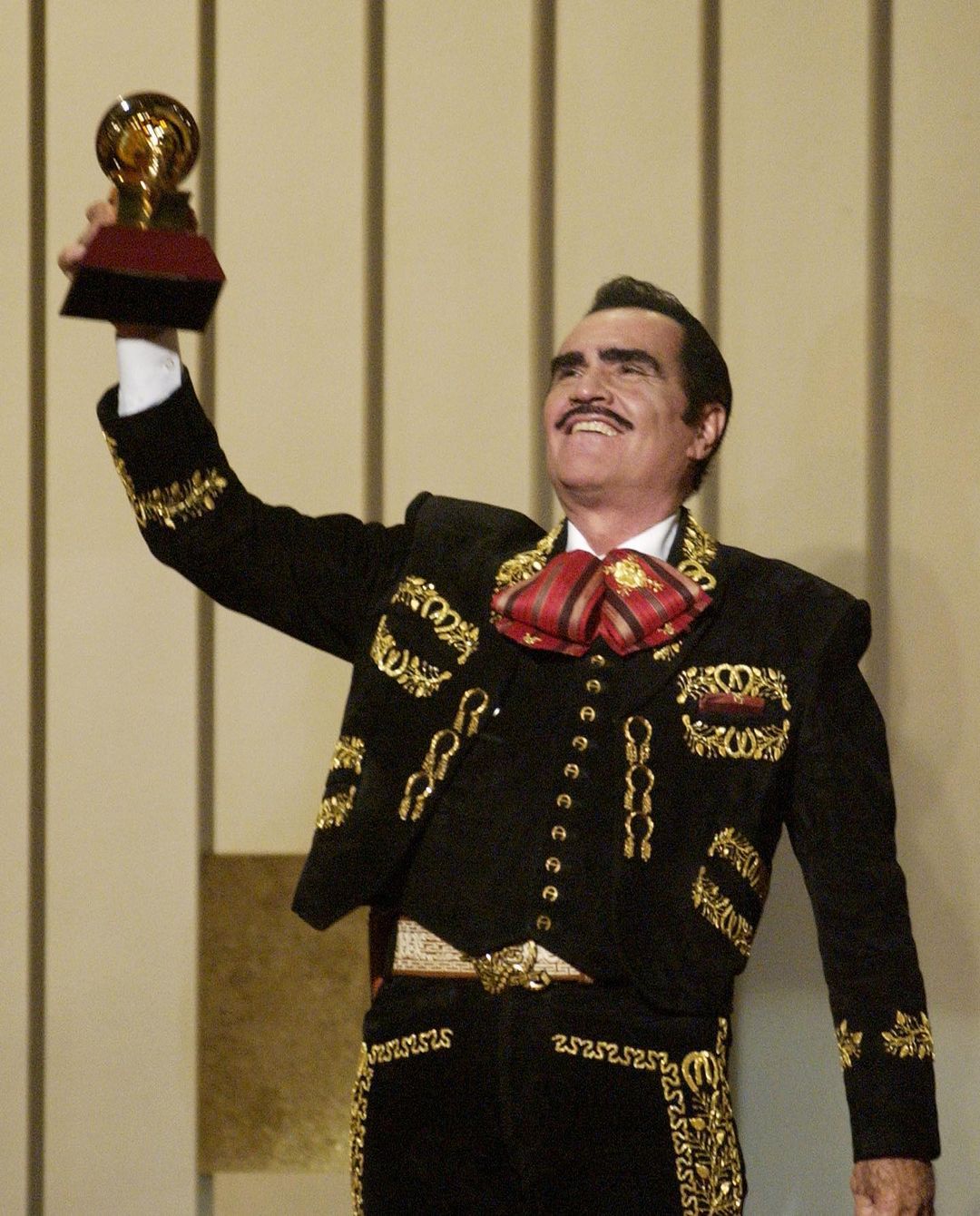 Premios Grammy 2022 se posponen por la variante Ómicron