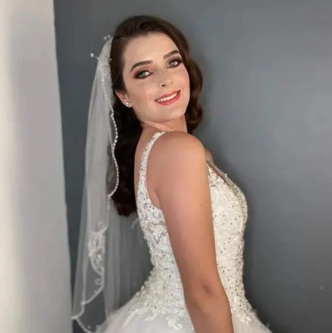 Prometida de Octavio Ocaña, Nerea Godínez, aparece vestida de novia