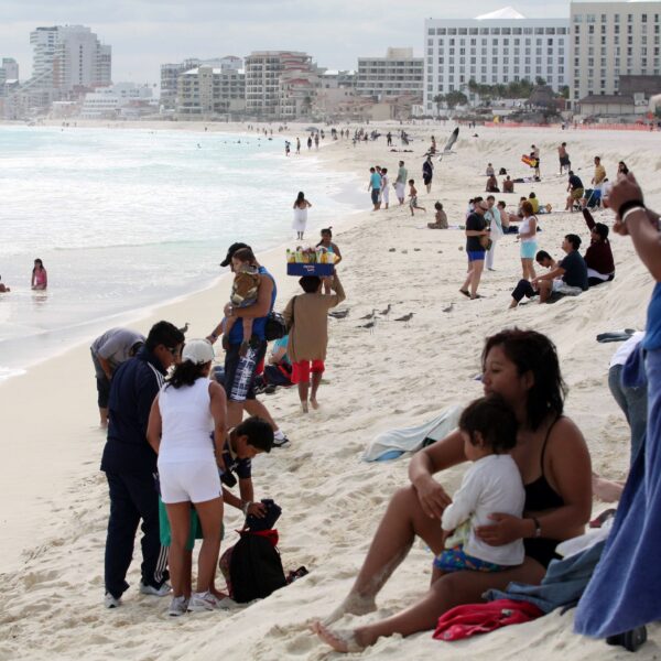 Sector turismo cayó 25.4% en 2020 por la pandemia: Inegi