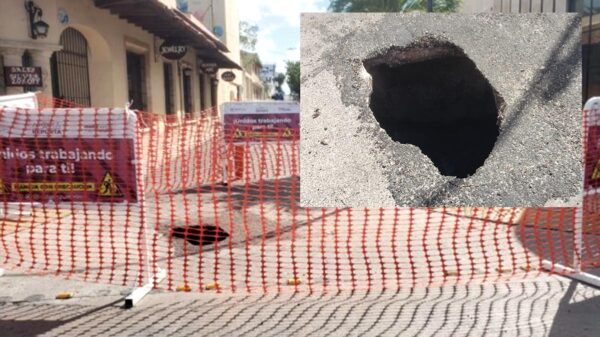 Se abre socavón junto al malecón de Cozumel