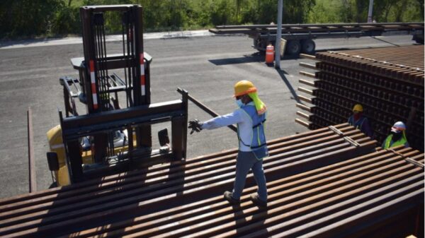 Va al 80% el acopio de rieles para el Tren Maya en Quintana Roo.