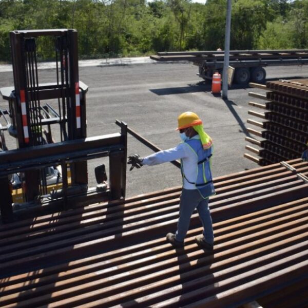 Va al 80% el acopio de rieles para el Tren Maya en Quintana Roo.