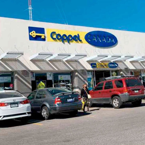 Sujetos armados se roban de una tienda departamental 170 celulares