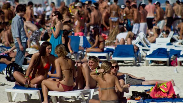 Turismo en México recuperará niveles prepandémicos en 2022: Moody’s