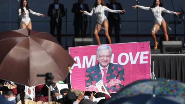 A mitad del camino, AMLO y la 4T con retos y alta aprobación