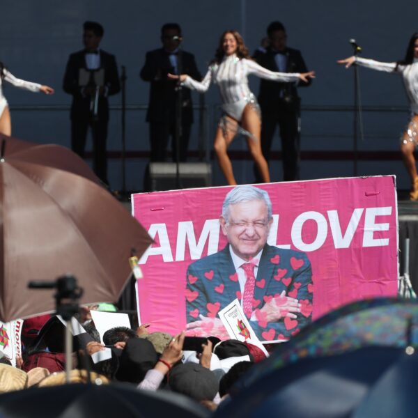 A mitad del camino, AMLO y la 4T con retos y alta aprobación