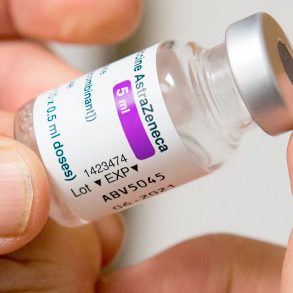 Aprueban vacuna contra covid fabricada por México y Argentina