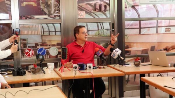 Denuncia Luis Alegre el hackeo de su cuenta de WhatsApp.