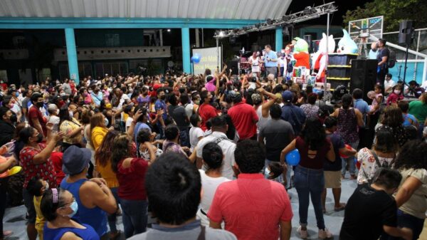 Más de 2 mil personas Alegres en la posada Turquesa en Chetumal.