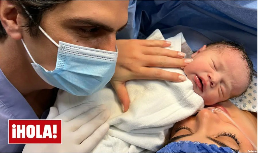 Ximena Navarrete y Juan Carlos Valladares anuncian el nacimiento de su bebé