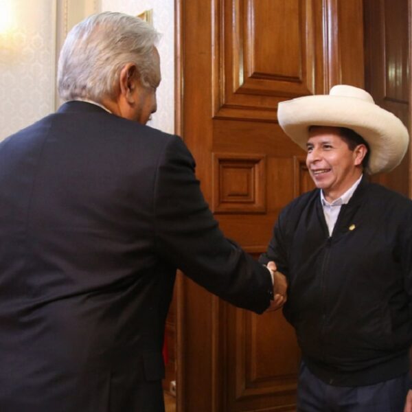 Apoya AMLO al presidente peruano Castillo ante “Intento de derrocamiento”