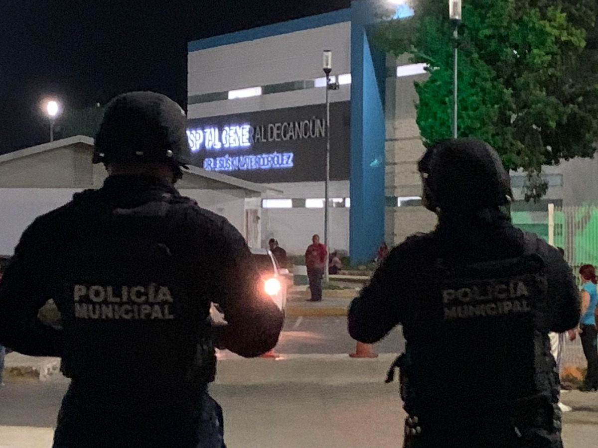 Está grave un sujeto baleado anoche en Villas Otoch Paraíso; la víctima fue intercepta por sicarios en moto, fue llevada al Hospital General.