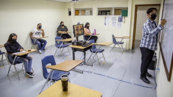 Alumnos y maestros regresarán a clases el 3 de enero: SEP