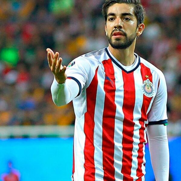 ¿Por qué Rodolfo Pizarro no ha llegado a Chivas?