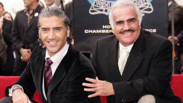 ¡Alejandro Fernández pide un milagro! Revela que Vicente Fernández esta muy grave
