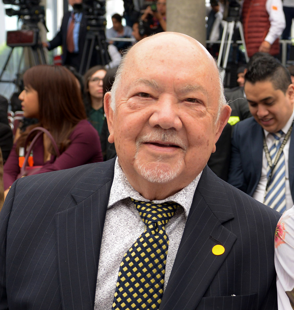 ¡Ya no más memes! Estas celebridades son mayores que Chabelo