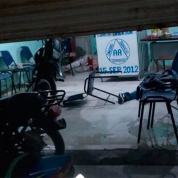 Grupo armado atacan instalación de Alcohólicos Anónimos; mueren tres