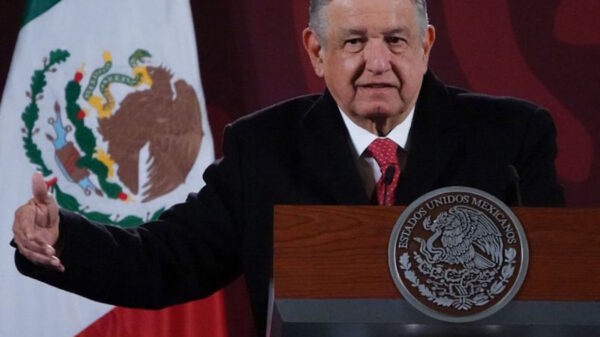 Anuncia el presidente Andrés Manuel López Obrador que tiene Covid-19