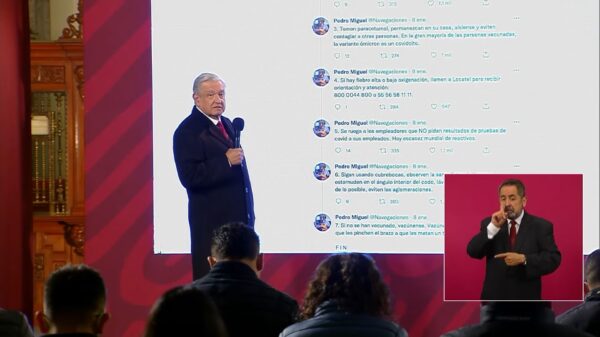 “Amanecí ronco; creo que es una gripe, me haré prueba Covid”: AMLO