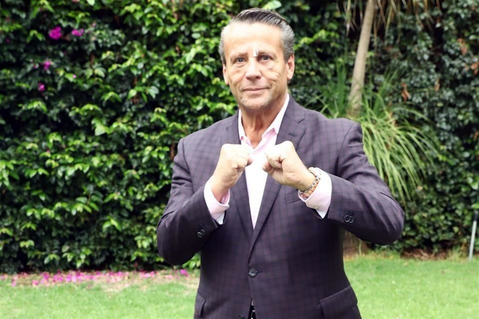 Alfredo Adame denuncia ante la FGJ a la pareja que lo agredió