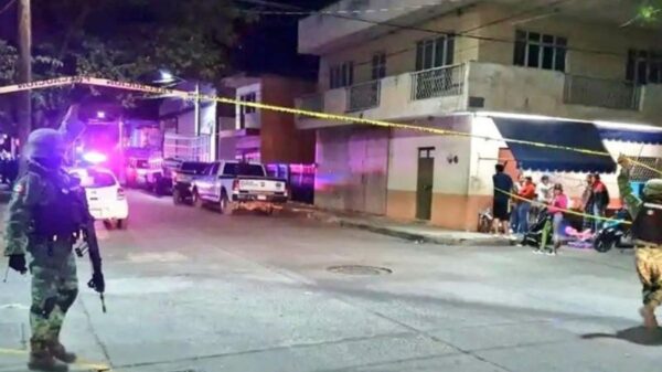 Sujetos armados atacan a una familia; mueren 2 menores y 6 adultos