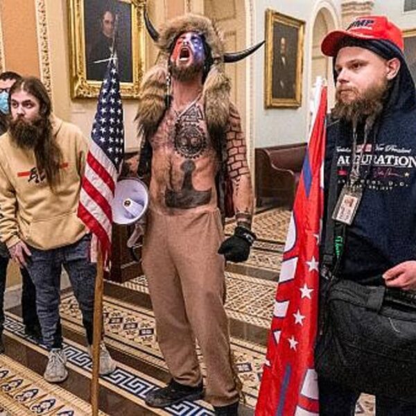 Amenaza la ultraderecha con guerra civil en EU