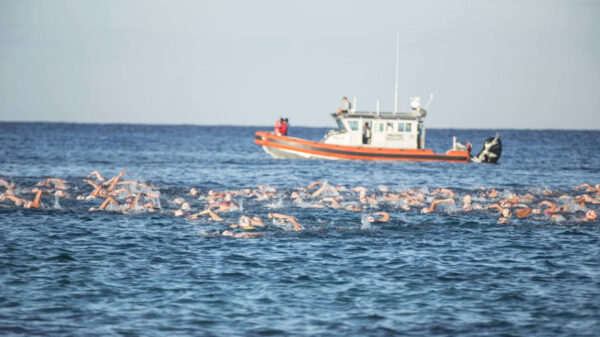 Atleta muere en competencia de natación del Iroman