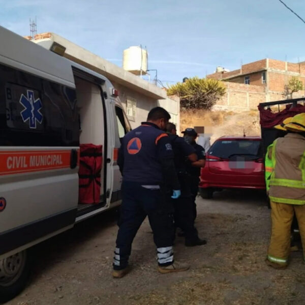Mujer muere al explotarle pirotecnia en la mano